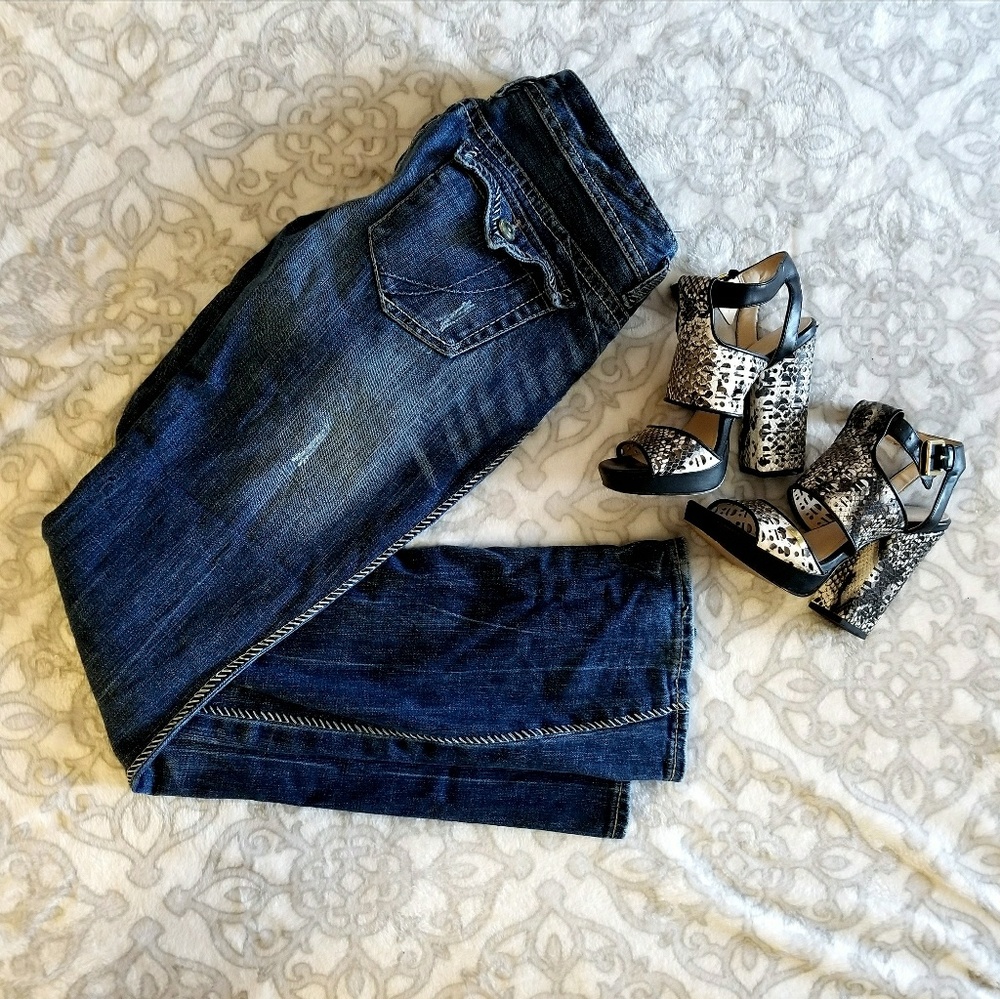 Express Jeans 🌸 Barely Boot size 8R